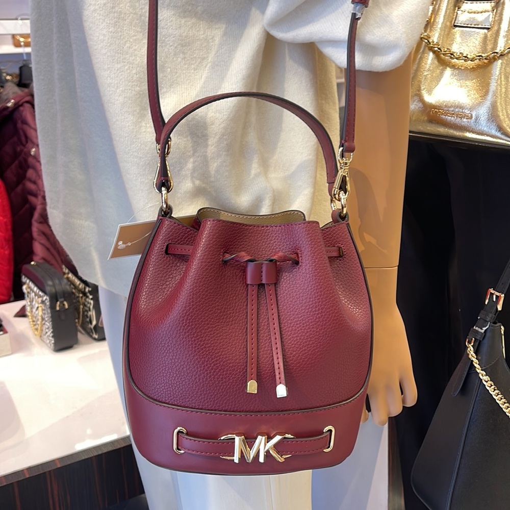 MICHAEL KORS 
Reed Medium Pebbled Leather Bucket Bag
Dark Cherry 
NWT - Picture 15 of 16